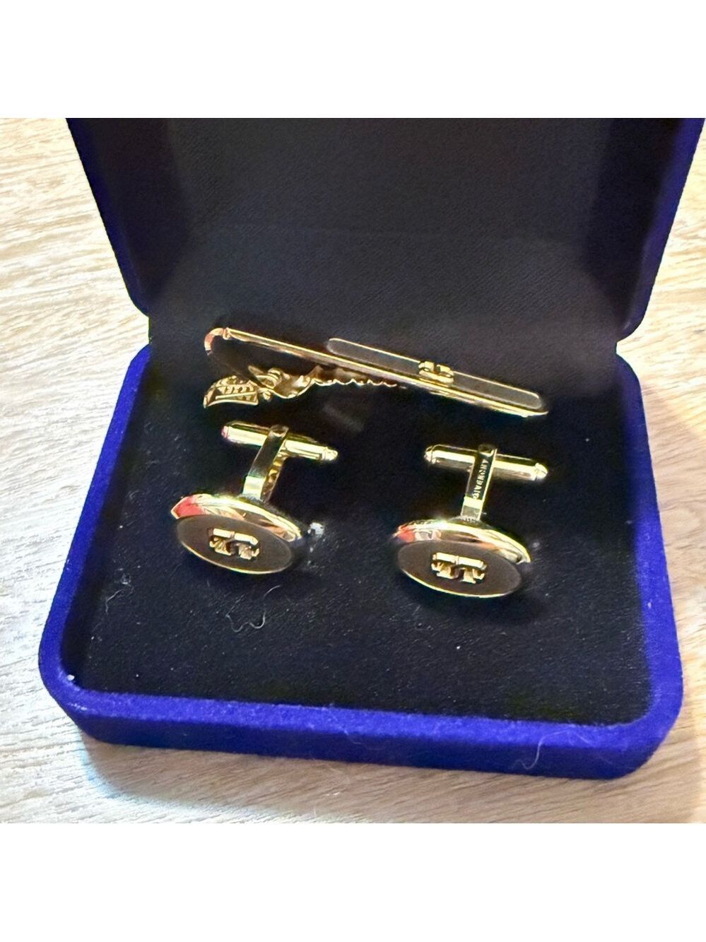 Givenchy set of cufflinks and Clip-on tie